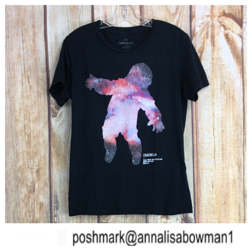 💙Coachella Black T-Shirt size Small